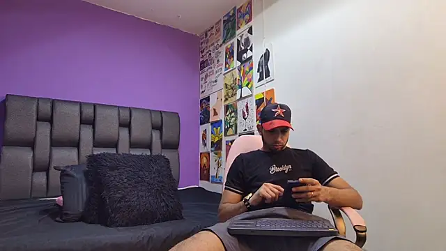 ashtoncooperr online show from October 2025 05:33:01 PM