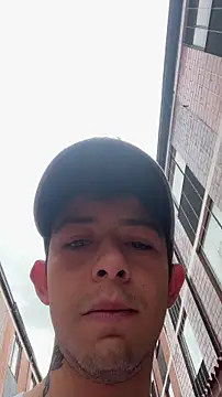 Aleecandrews online show from December 2025 07:30:02 PM