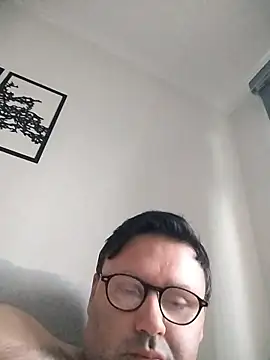 LeoMaduroSP online show from October 2025 08:15:02 PM