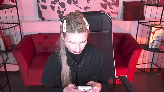 AvaDaviis online show from February 2026 01:31:02 PM