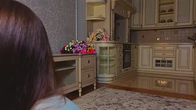 EadlinGillim online show from September 2025 05:41:02 AM