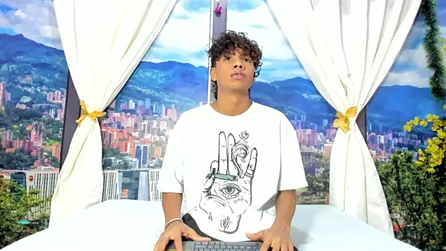 MilthonDelis online show from December 2025 02:41:01 AM