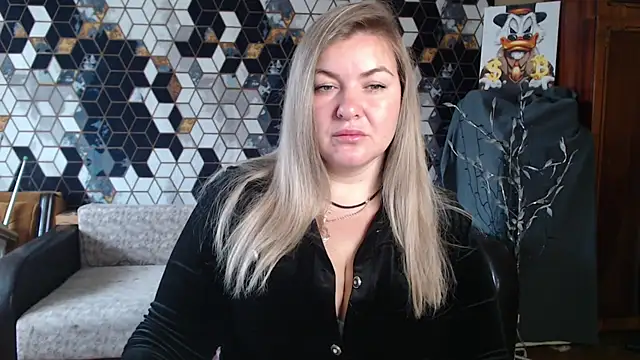 Snapshot of NikaSkylink chatting on April 2026 04:50:02 AM NikaSkylink online show from April 2026 04:50:02 AM