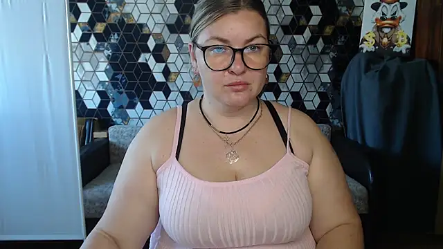 Snapshot of NikaSkylink chatting on May 2026 05:02:02 AM NikaSkylink online show from May 2026 05:02:02 AM