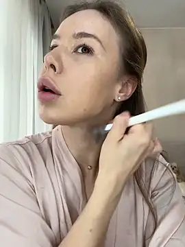 Ashley Roys online show from April 2026 09:52:01 AM