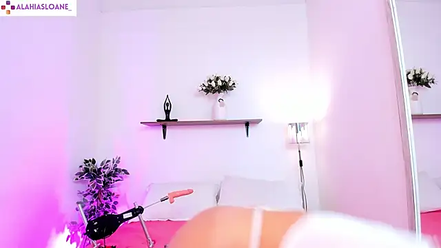 AlahiaSloane online show from September 2025 11:24:02 AM