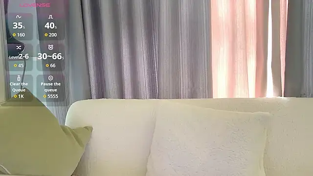 LunaDeVaal online show from April 2026 05:34:01 AM