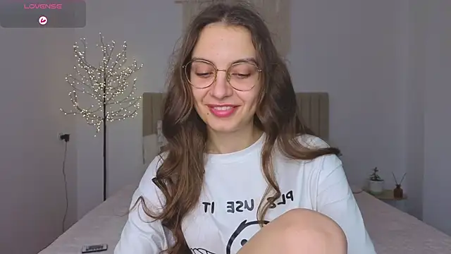 Snapshot of Real_cutie1 chatting on November 2025 01:33:02 PM Real cutie1 online show from November 2025 01:33:02 PM