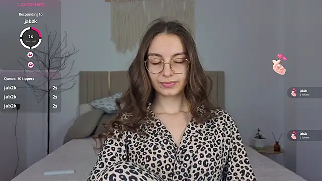 Snapshot of Real_cutie1 chatting on November 2025 01:44:02 PM Real cutie1 online show from November 2025 01:44:02 PM