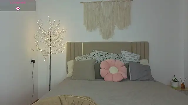 Snapshot of Real_cutie1 chatting on November 2025 01:48:01 PM Real cutie1 online show from November 2025 01:48:01 PM