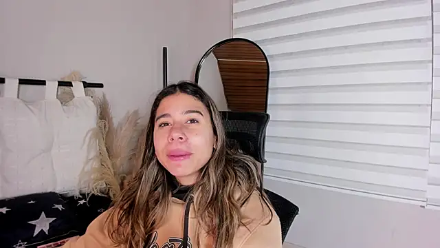 Rachell criss online show from November 2025 04:13:02 AM