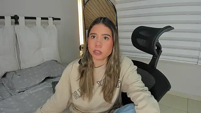 Rachell criss online show from November 2025 04:04:01 AM