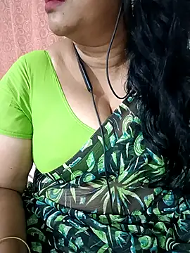 Snapshot of Swetyhoney chatting on September 2025 05:17:01 PM Swetyhoney online show from September 2025 05:17:01 PM