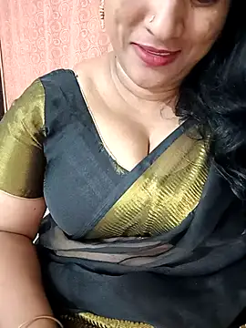 Snapshot of Swetyhoney chatting on September 2025 04:45:01 PM Swetyhoney online show from September 2025 04:45:01 PM