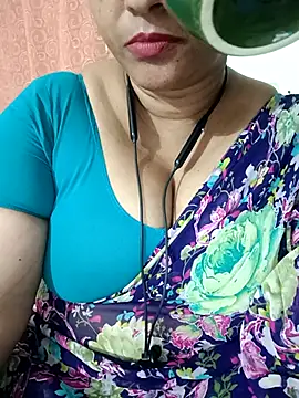 Snapshot of Swetyhoney chatting on October 2025 06:49:02 PM Swetyhoney online show from October 2025 06:49:02 PM
