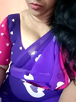Snapshot of Swetyhoney chatting on October 2025 06:45:01 AM Swetyhoney online show from October 2025 06:45:01 AM