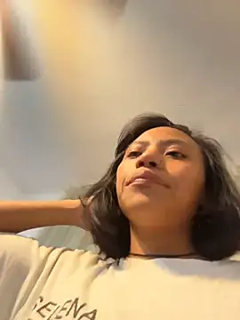 Snapshot of Nia_Desire chatting on June 2026 08:24:01 AM Nia Desire online show from June 2026 08:24:01 AM