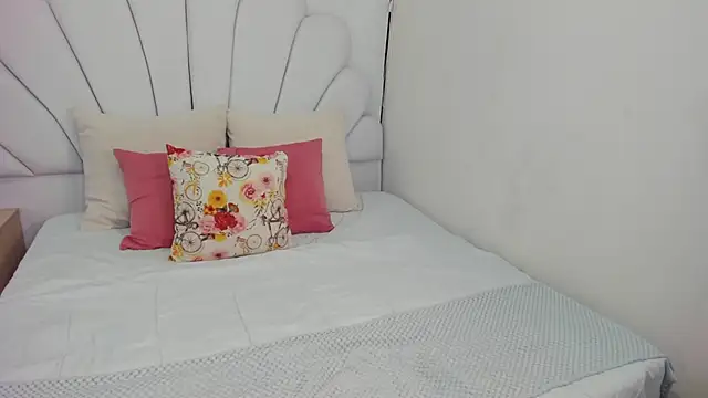 Snapshot of shamara_thomson chatting on October 2025 10:45:01 PM shamara thomson online show from October 2025 10:45:01 PM