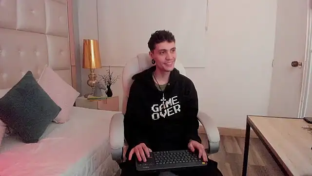 dark sun302 online show from December 2025 02:05:01 AM