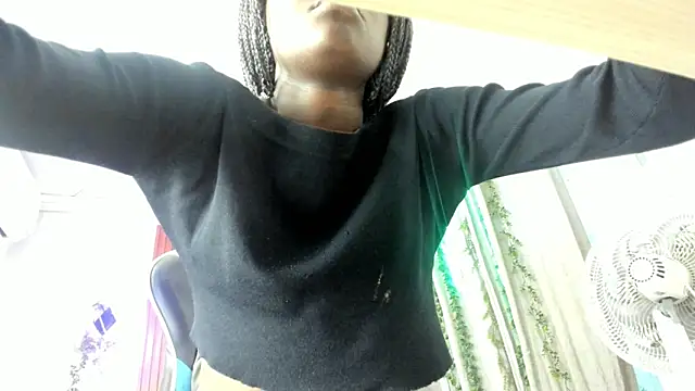 Snapshot of Evaa_18 chatting on December 2025 05:52:02 PM Evaa 18 online show from December 2025 05:52:02 PM