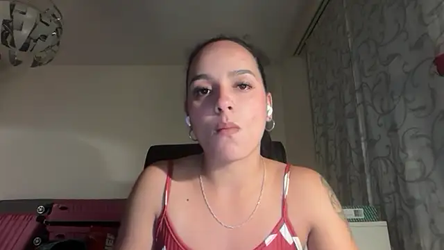 Snapshot of Maia_Park chatting on May 2026 08:49:02 PM Maia Park online show from May 2026 08:49:02 PM