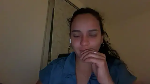 Snapshot of Maia_Park chatting on May 2026 11:36:01 PM Maia Park online show from May 2026 11:36:01 PM
