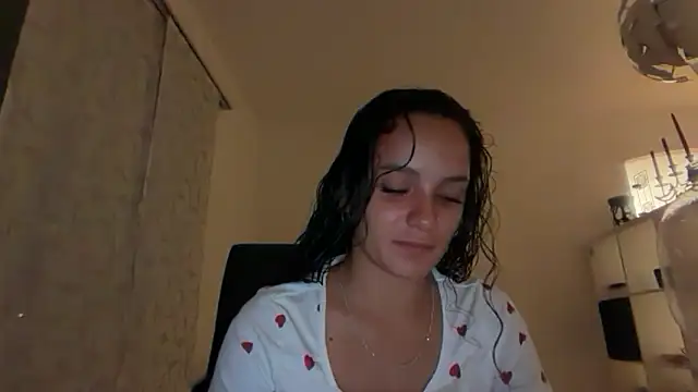 Snapshot of Maia_Park chatting on June 2026 08:11:01 PM Maia Park online show from June 2026 08:11:01 PM