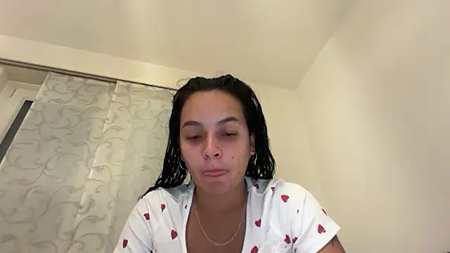 Snapshot of Maia_Park chatting on June 2026 10:05:02 PM Maia Park online show from June 2026 10:05:02 PM