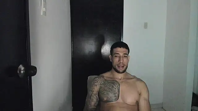 Snapshot of ThiagoLugo chatting on July 2026 05:05:01 AM ThiagoLugo online show from July 2026 05:05:01 AM