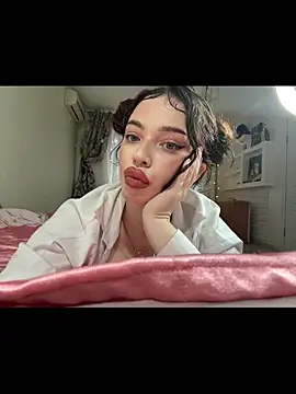 Hannah xBaby online show from November 2025 08:37:01 AM