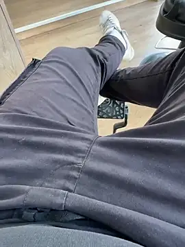 Snapshot of Mrdim26 chatting on September 2025 10:15:02 AM Mrdim26 online show from September 2025 10:15:02 AM