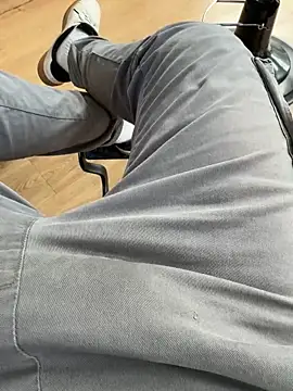 Snapshot of Mrdim26 chatting on October 2025 03:00:01 PM Mrdim26 online show from October 2025 03:00:01 PM