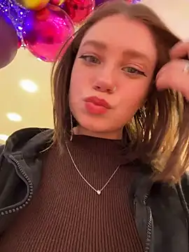 lucy-joy online show from February 2026 12:21:01 PM