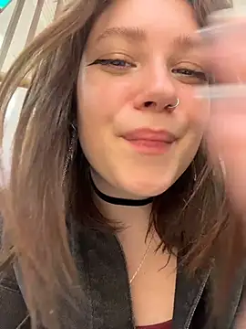 lucy-joy online show from April 2026 09:40:02 AM