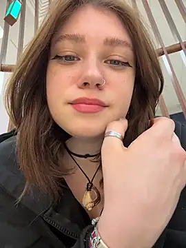 lucy-joy online show from April 2026 10:24:02 AM