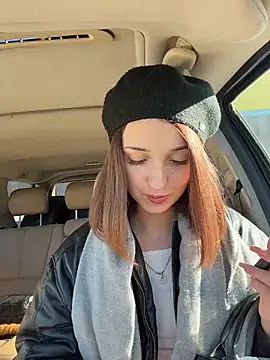 DollyTall online show from October 2025 09:09:01 AM