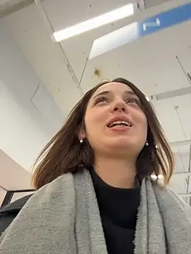 DollyTall online show from October 2025 08:50:02 AM