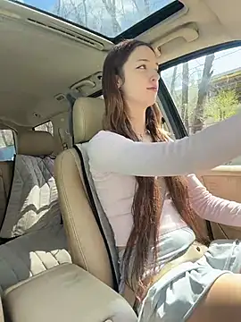 DollyTall online show from April 2026 06:16:02 AM