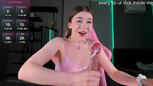Snapshot of lunamuna1 chatting on April 2026 10:18:01 AM lunamuna1 online show from April 2026 10:18:01 AM