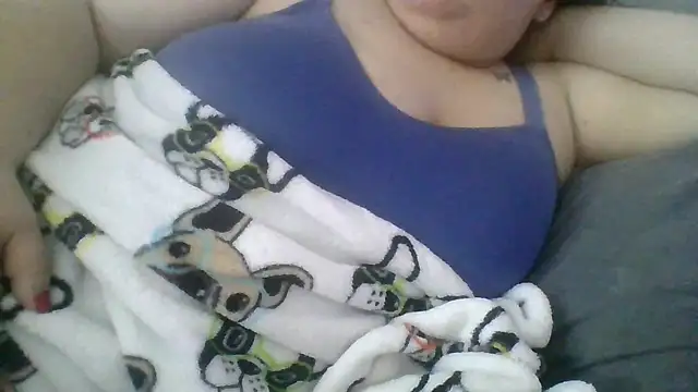 Snapshot of sarahcakes223 chatting on June 2026 05:27:01 PM sarahcakes223 online show from June 2026 05:27:01 PM
