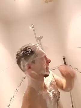 Wilsonn86 online show from November 2025 07:39:02 PM