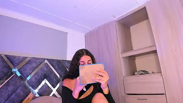 candice777 online show from October 2025 01:18:02 PM