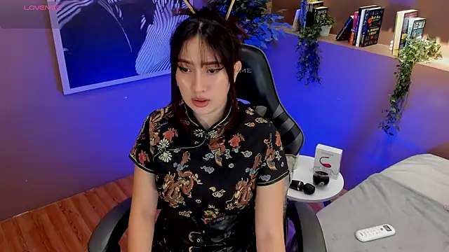 Skyyle  online show from April 2026 12:46:02 PM