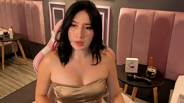 Skyyle  online show from May 2026 01:32:02 PM