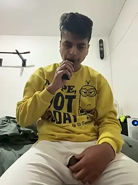 Noam7080z online show from January 2026 11:37:02 AM