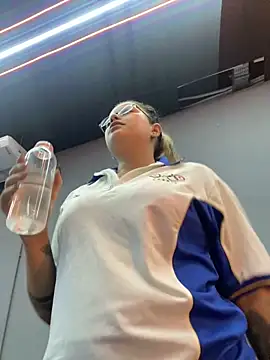 oizoe online show from December 2025 07:31:02 PM