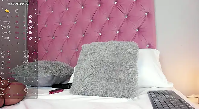 CapricornGirl  online show from September 2025 11:21:01 PM