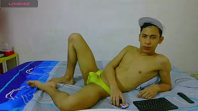 Snapshot of dylan_apol0 chatting on April 2026 10:37:01 PM dylan apol0 online show from April 2026 10:37:01 PM