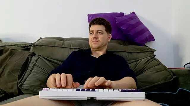 aaron nvk online show from October 2025 09:23:02 PM