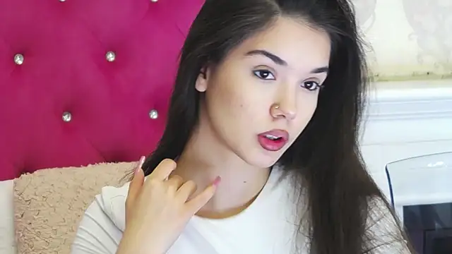 Snapshot of AlexisDevine chatting on May 2026 04:17:02 AM AlexisDevine online show from May 2026 04:17:02 AM